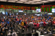Akciové trhy: PX pokračuje v růstu, tahounem CSG, S&P 500 na rekordu Akciové trhy: PX pokračuje v růstu, tahounem CSG, S&P 500 na rekordu