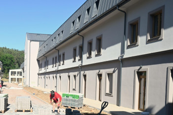 Středočeský kraj připravuje stěhování klientů Domova Březnice