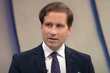 Epsteinův skandál otřásá Londýnem. Kovanda odhaduje šance Starmera